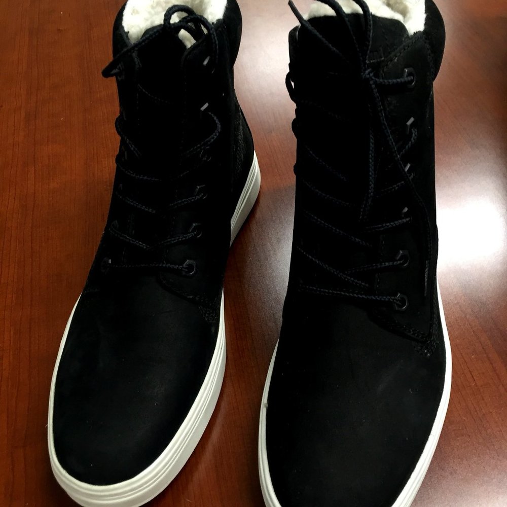 Timberland Womens Londyn Size 10 Black Nubuck (suede) warm lined sneaker boots